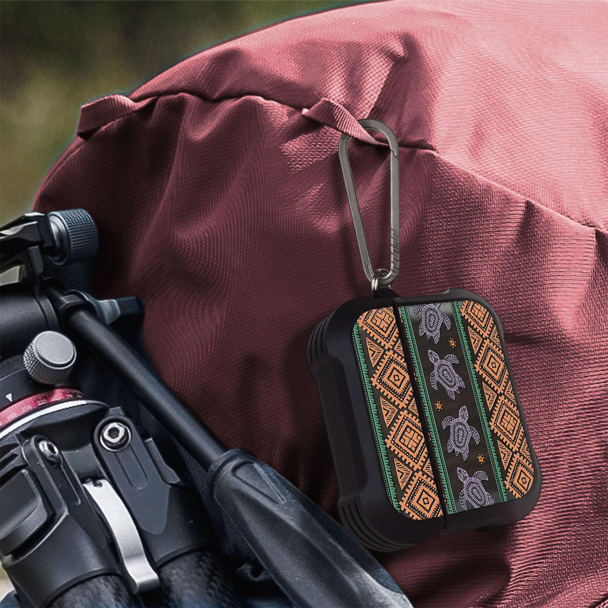 Patterit AirPods 4 case keychain clip supports portable everyday carry.
