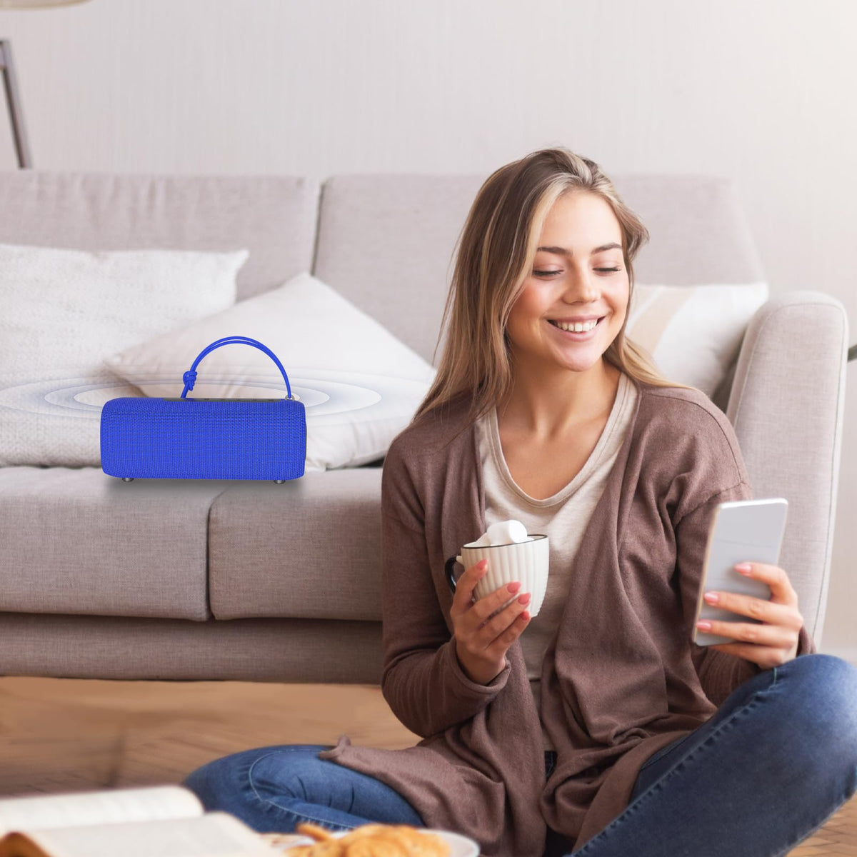 Peicheng Bluetooth Speaker with FM radio and TF/AUX inputs for versatile playback