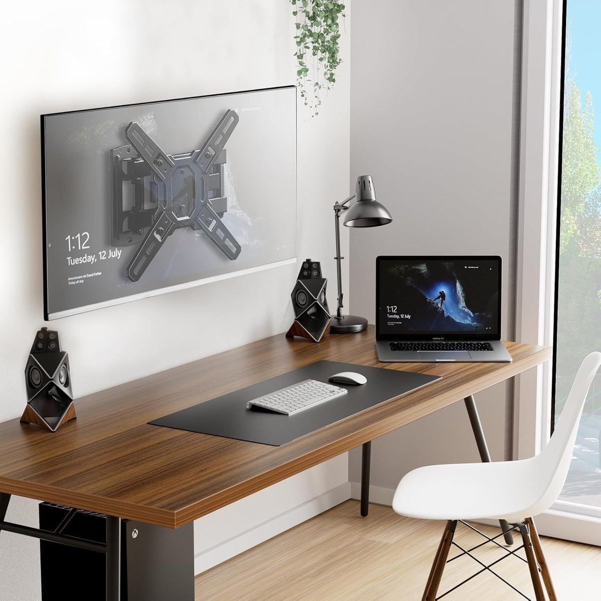 Perlegear sturdy steel construction delivers reliable support for up to 44 pounds.