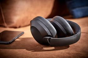 PHILIPS headband padding detail showing soft cushion for extended wearing comfort