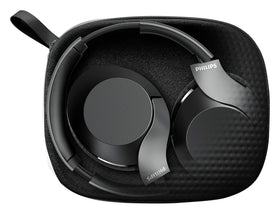 PHILIPS in use on commuter showing ANC reduces background noise for clearer music