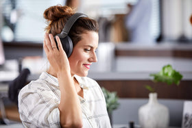 PHILIPS USB-C charging port view highlighting quick-charge convenience on the go