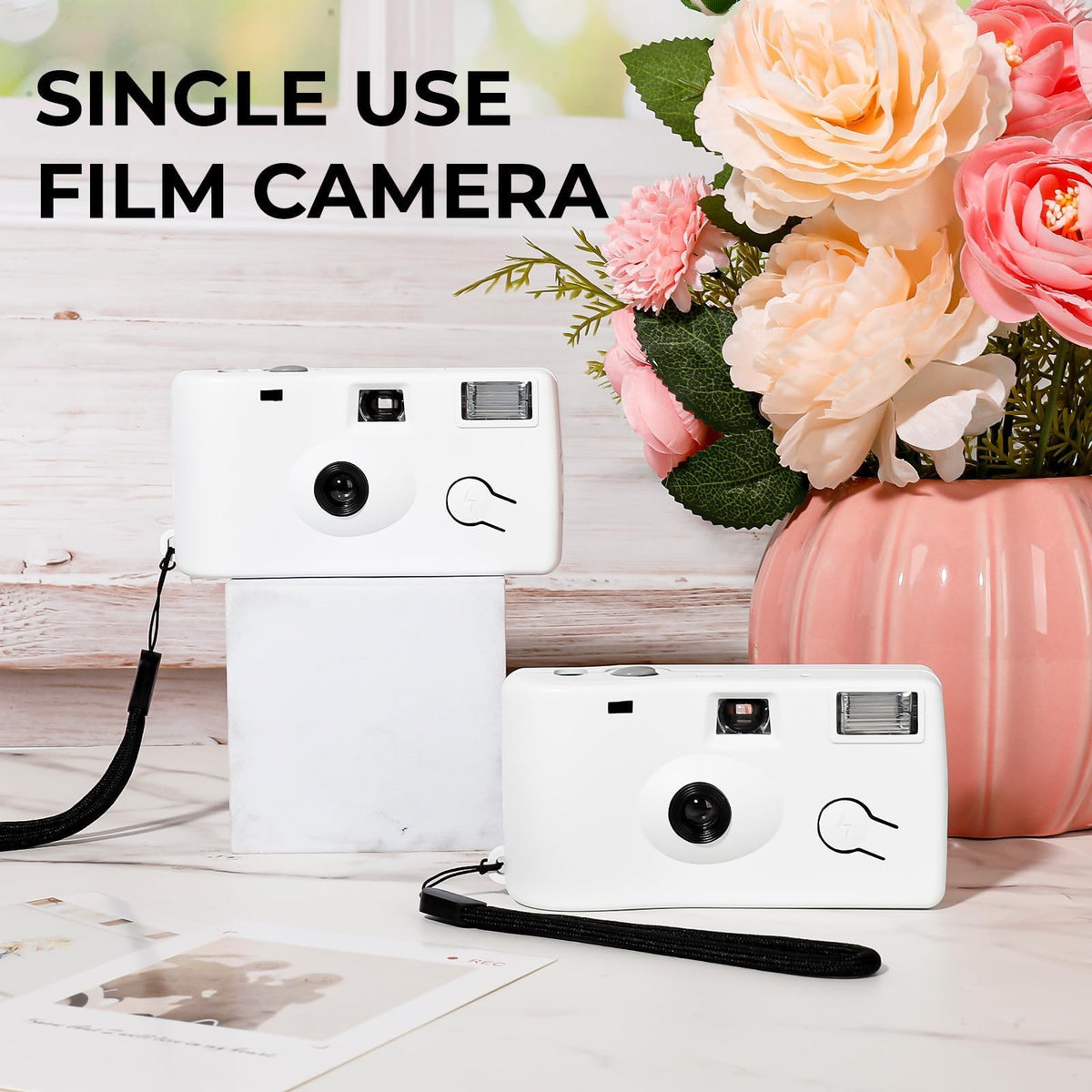 PJPSAA disposable camera suited for concerts and travel moments.