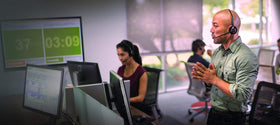 Plantronics PLNHW520 metal joints enhance stability at critical touchpoints.