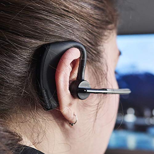 Plantronics Voyager 5200 four-microphone array cancels background noise for smoother conversations.