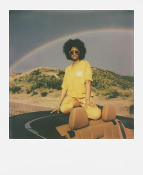 Polaroid GO developing stage in darkness to avoid light exposure