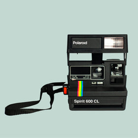 Polaroid Spirit 600CL 600-film compatibility enables versatile color and monochrome prints