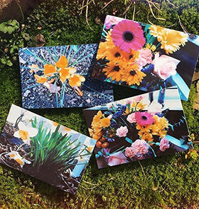 Polaroid ZINK no-ink technology enables instant color prints.