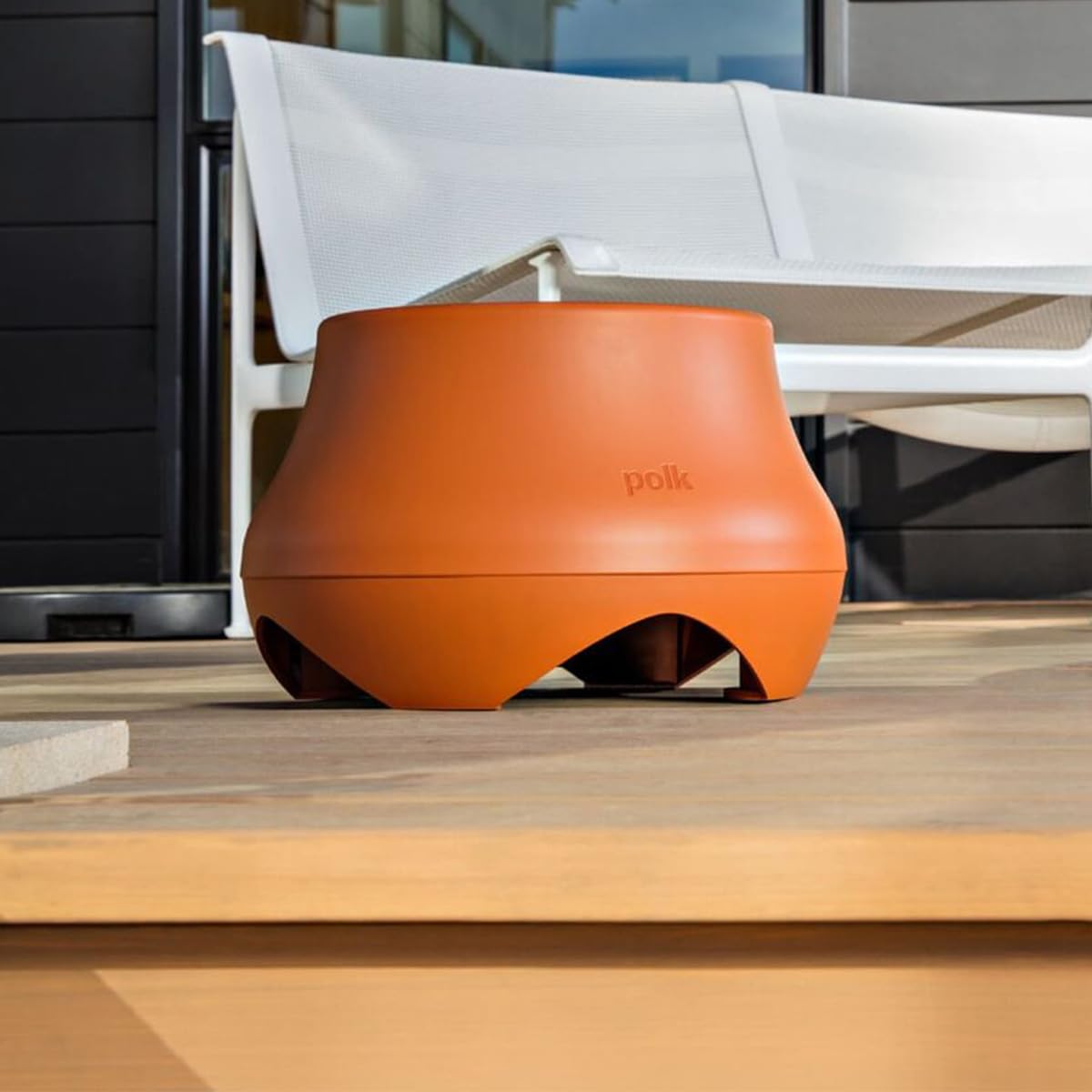 Polk Atrium SUB100 driver detail highlighting 10-inch Dynamic Balance element