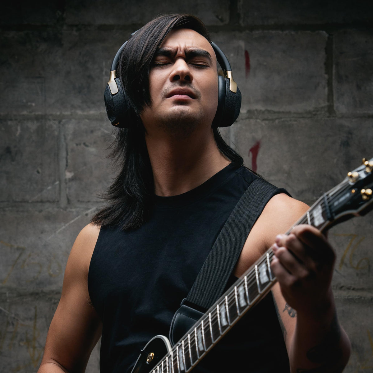 Acoustic guitar session with Spark NEO for warm, intimate tones.