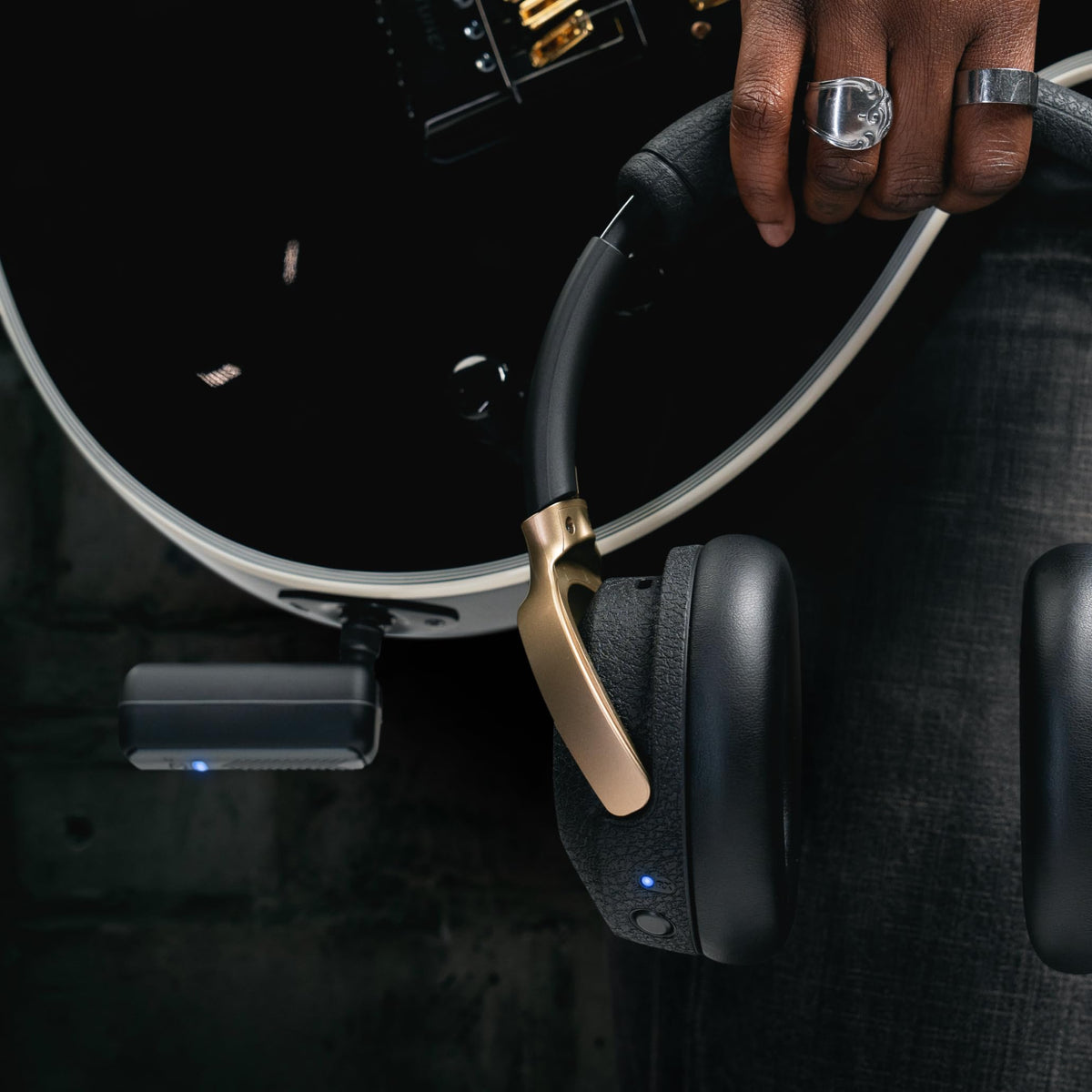 Electric guitar session using Spark NEO with wireless, low-latency play.