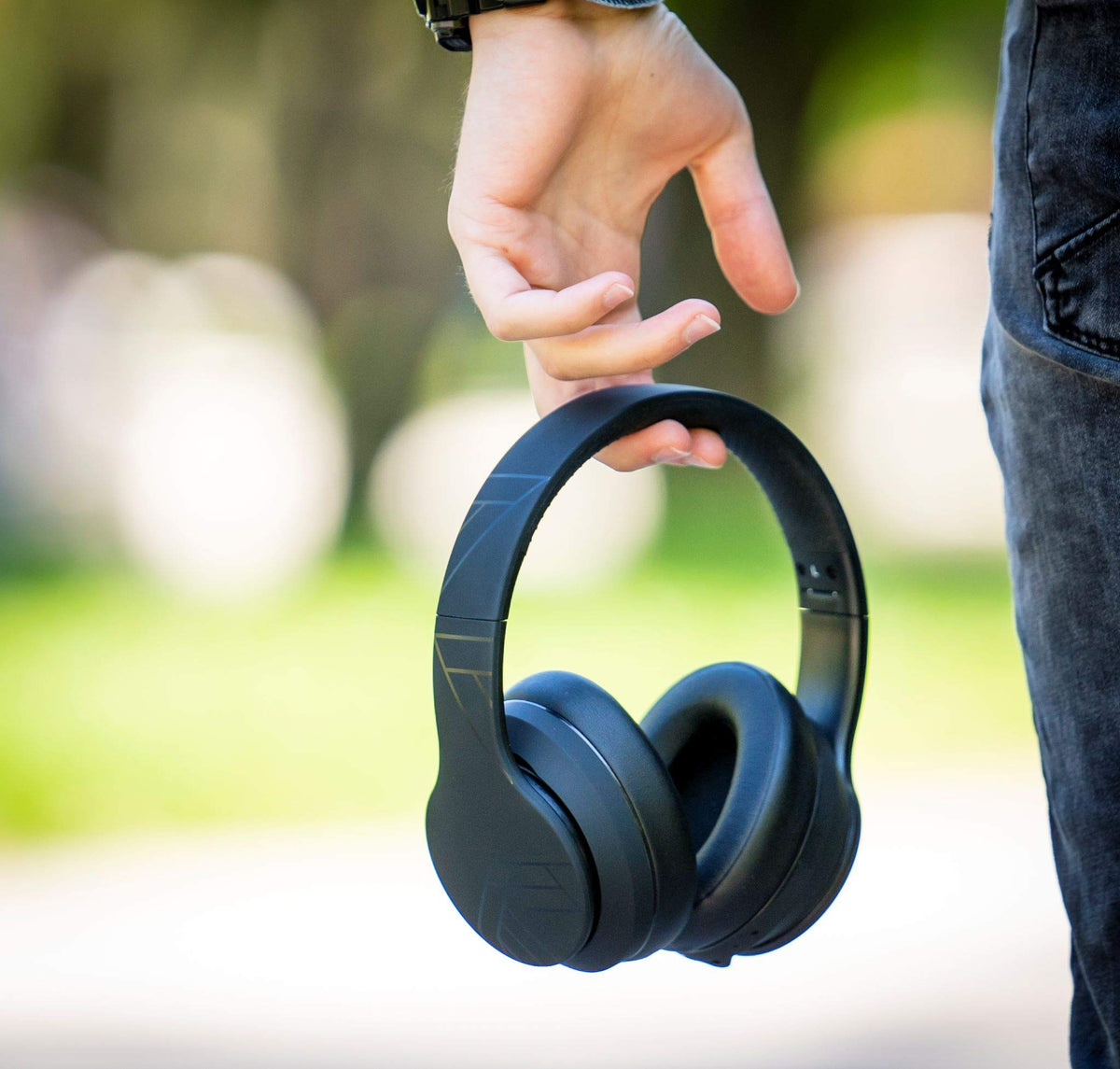 PowerLocus quick charging resumes listening quickly when needed.