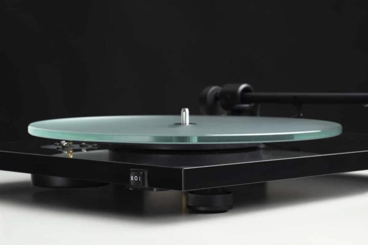 Connect it Phono E RCA cable included with Pro-Ject T1 Evo