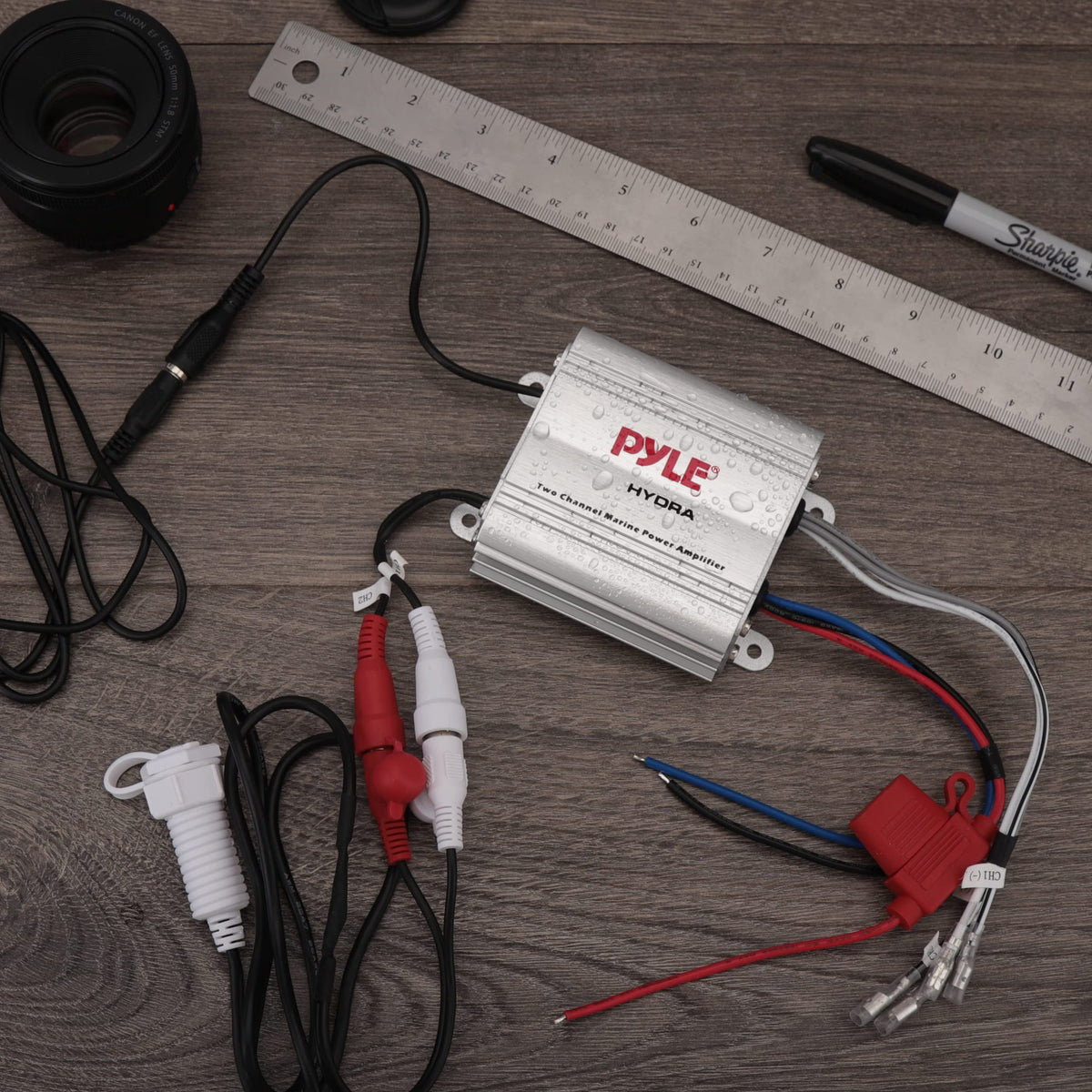 Pyle Hydra back label and terminals showing specs and secure connections