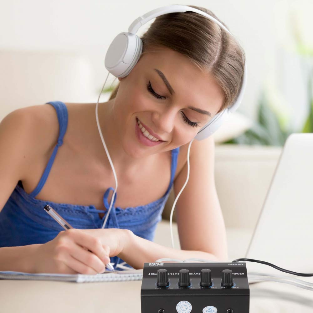 Pyle PHA40 ideal for studio and rehearsal setups with simple setup
