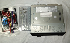 Pyle PLCD43BTM close-up of controls ensures easy adjusting while boating