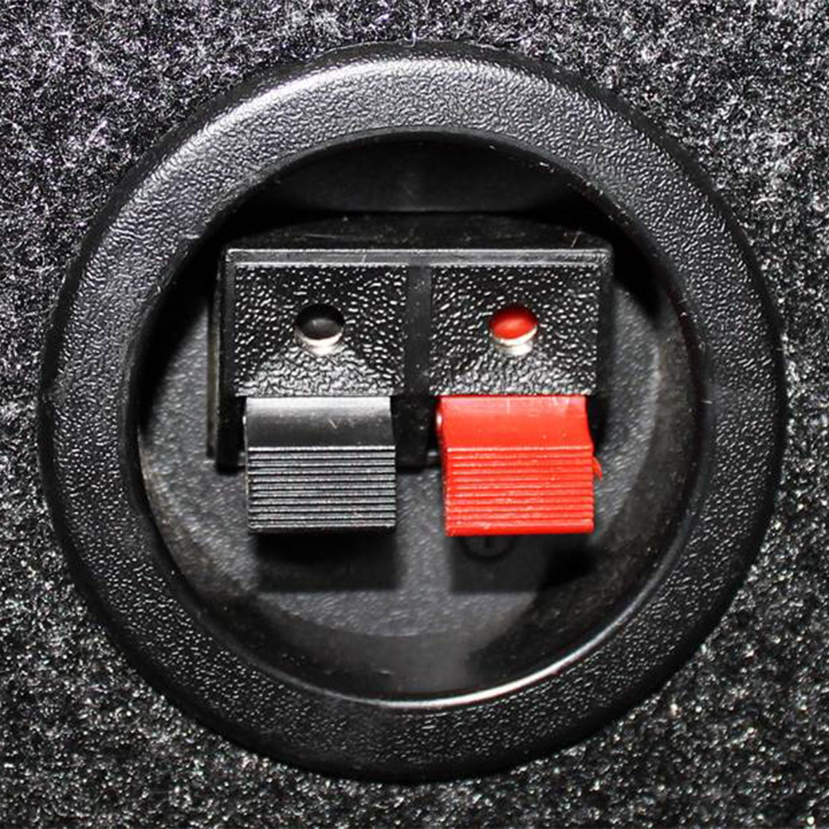 QPower dual-chamber underseat design illustration for balanced bass
