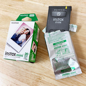 Quality microfiber cloth included for safe cleaning of Instax lenses and screens.