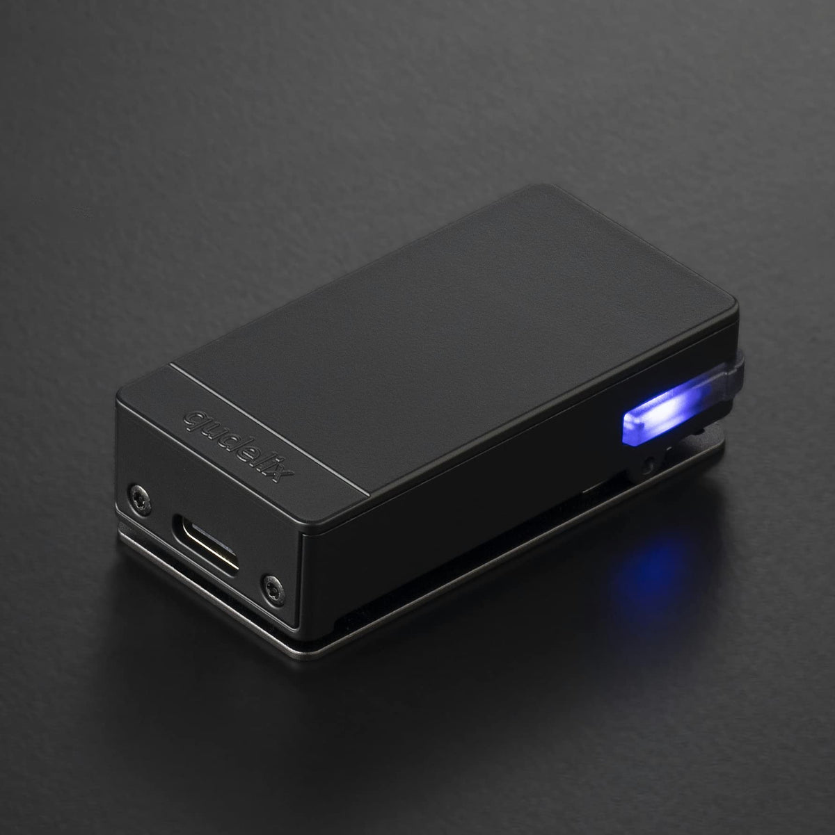 Qudelix-5K internal battery area showing long-lasting power