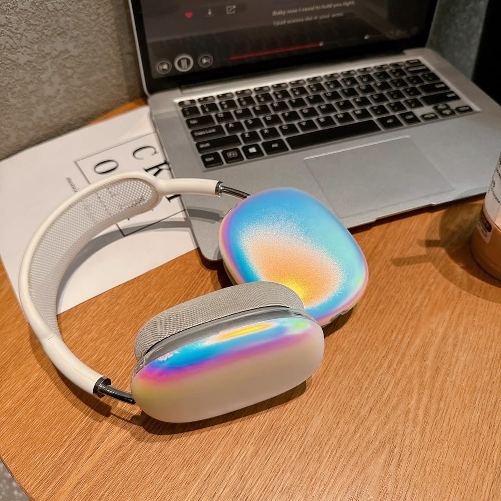 QYFZXLV precise Lightning port cutout demonstrating easy charging access