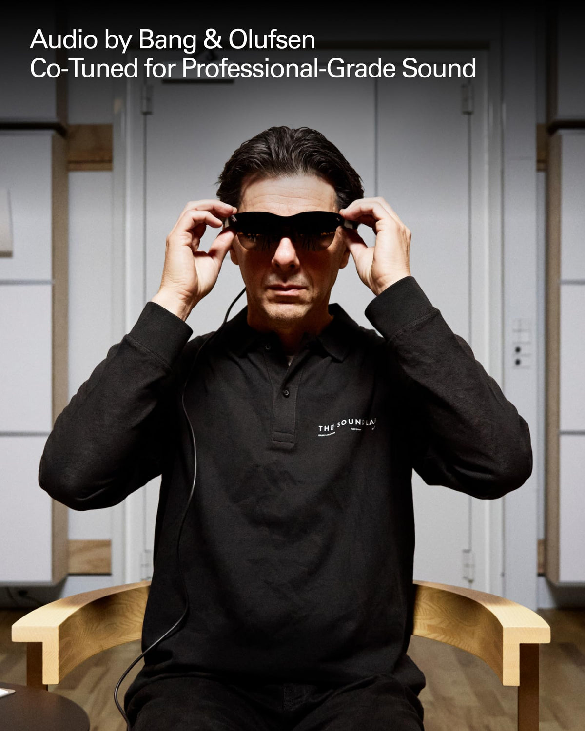 Soft, lightweight RayNeo tube provides ergonomic, secure wear with Air 4 Pro.