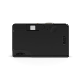 RETO Ultra Wide 35mm camera loading film demonstrates beginner friendly setup.