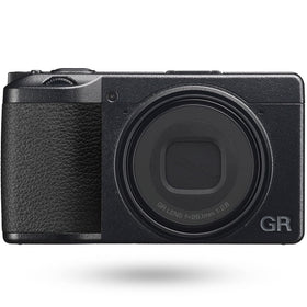 Ricoh GR IIIx 40mm street shot highlights natural perspective and crisp detail.