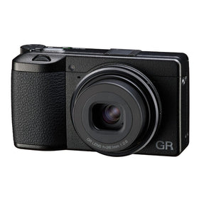 Ricoh GR IIIx HDF mode toggle allows quick switch between soft and sharp imaging.