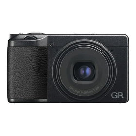 Ricoh GR IIIx hybrid AF finds focus quickly for street moments.