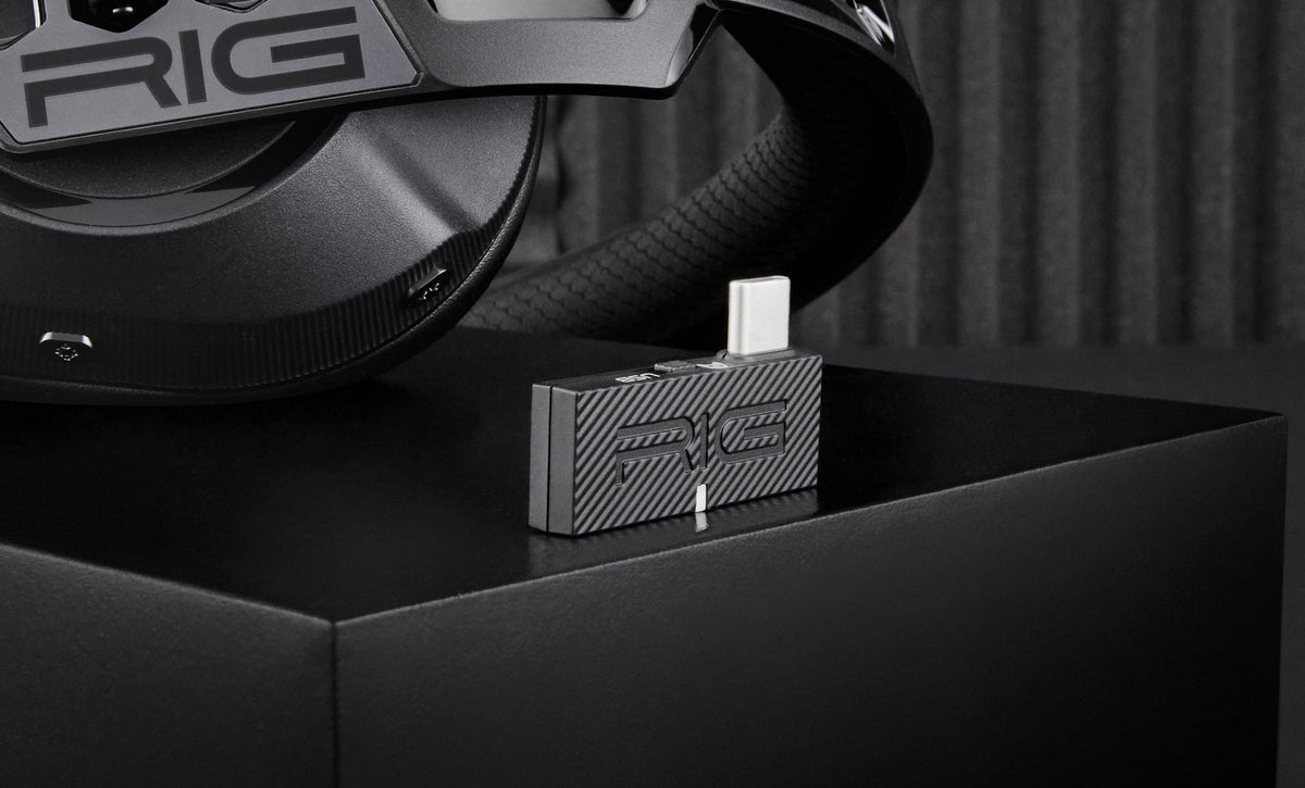 RIG 600 PRO HX transmitter side ports enable easy console or PC connectivity.