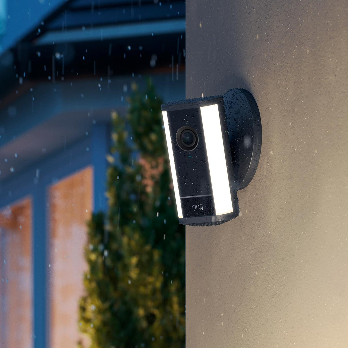 Ring hardwired kit mounting adapter hides wiring for a neat, wire-free outdoor installation.