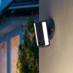Ring hardwired kit mounting adapter hides wiring for a neat, wire-free outdoor installation.