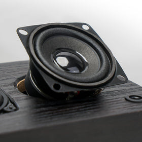 RIOWOIS wood-grain close-up highlighting texture and elegant room integration