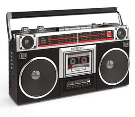 Riptunes lifestyle picnic setting demonstrating outdoor playback and social enjoyment