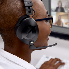 RØDE NTH-100M detachable mic with plosive rejection for cleaner recordings.
