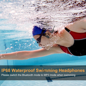 RR SPORTS athlete wearing headphones underwater, showing reliable MP3 playback