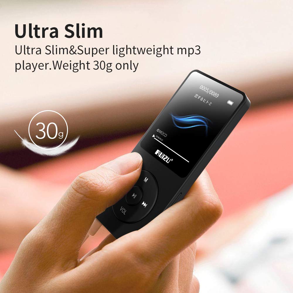 RUIZU paired with earbuds during running for reliable Bluetooth playback
