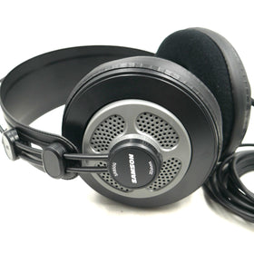 SAMSON SR850G cable and 1/4" adapter included for instant connectivity with studio gear