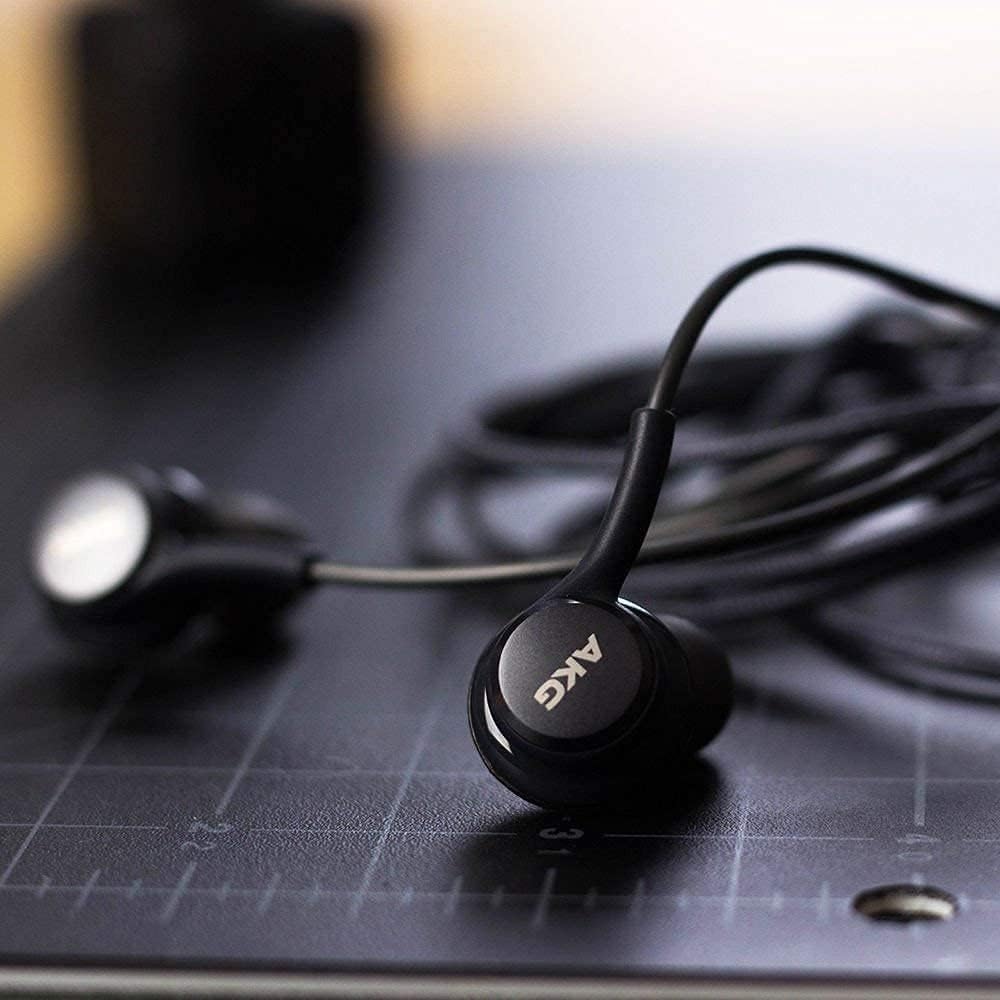Samsung AKG velvet carrying pouch keeps your earbuds protected on the go.