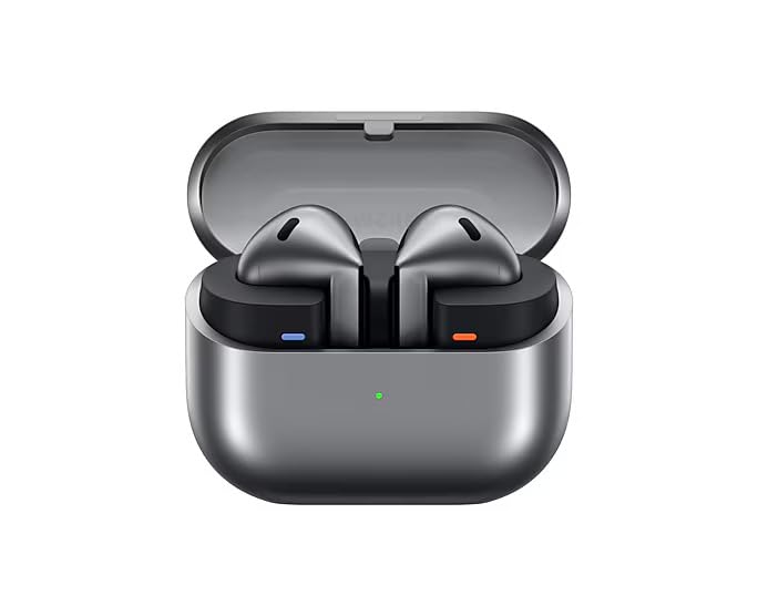 Samsung Galaxy Buds3 real-time translation powered by Galaxy AI on compatible devices.