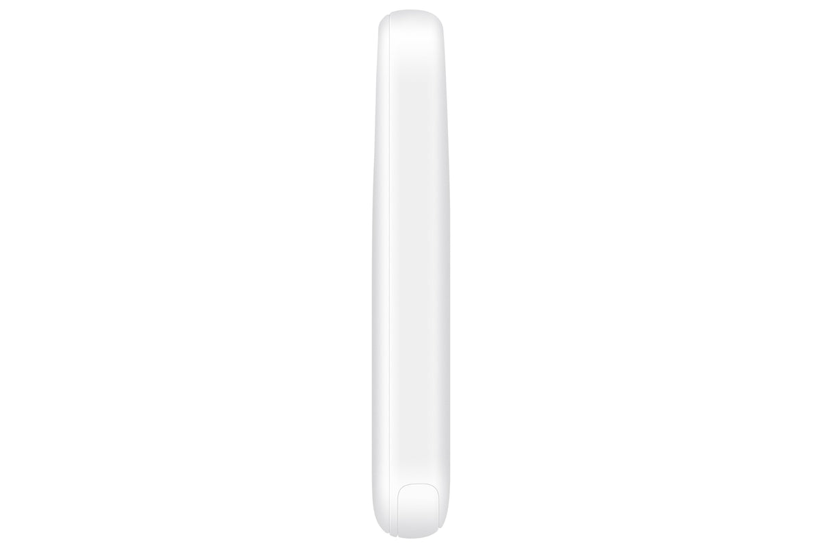 Samsung Galaxy SmartTag2 with luggage attachment for easy baggage checks