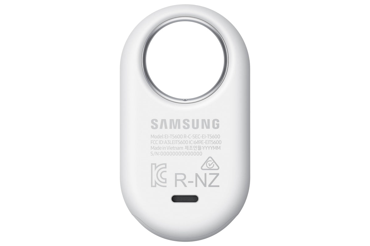 Samsung Galaxy SmartTag2 on a pet collar for quick location
