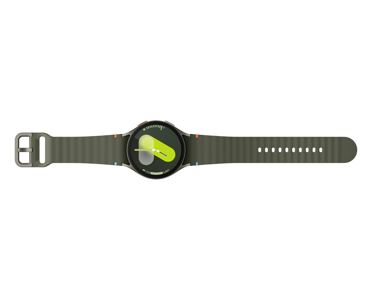 Samsung Galaxy Watch7 double pinch gesture control in use.