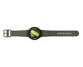 Samsung Galaxy Watch7 double pinch gesture control in use.