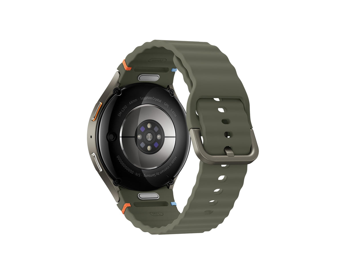 Samsung Galaxy Watch7 uses dual-frequency GPS during outdoor activity.