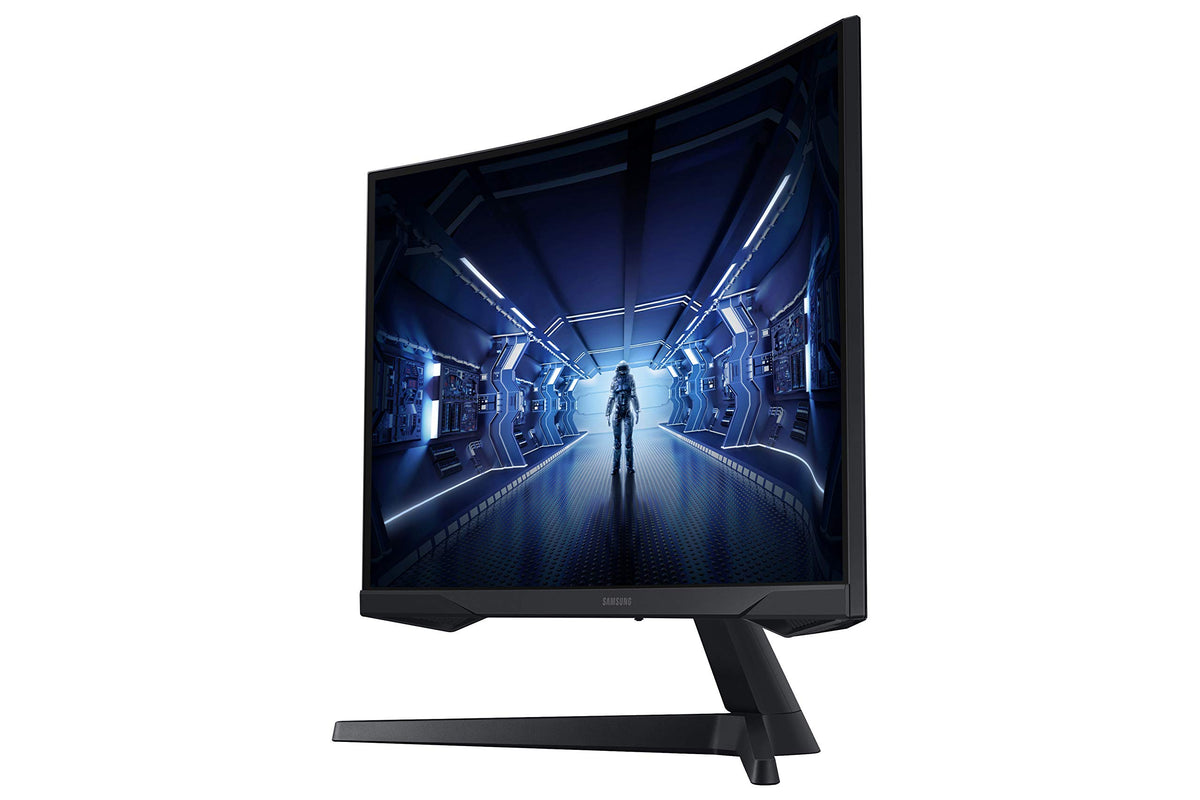 Samsung Odyssey G5 immersive setup center for focused, distraction-free gaming sessions.