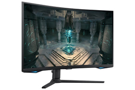 Samsung Odyssey G65B curved display enhances peripheral immersion during fast action.