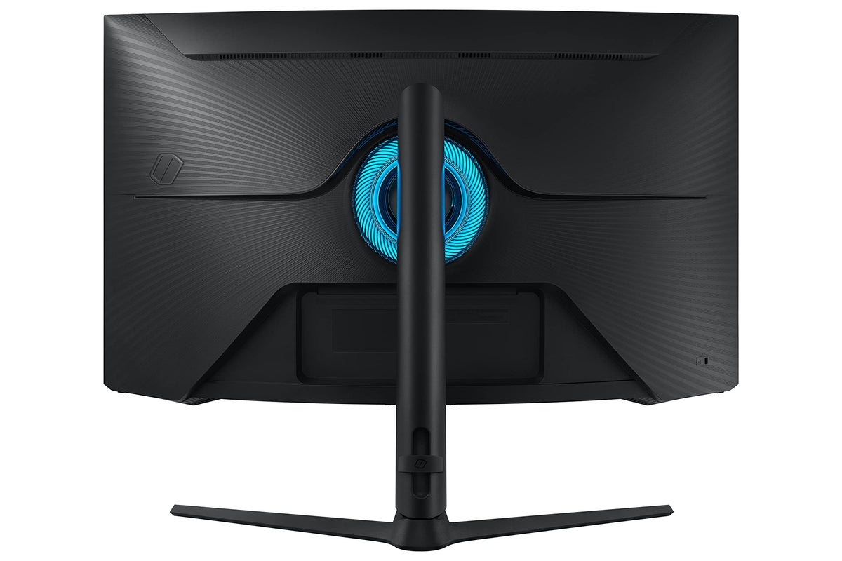 Samsung Odyssey Neo G7 HDR2000 delivers bright, detailed scenes for vivid gameplay.