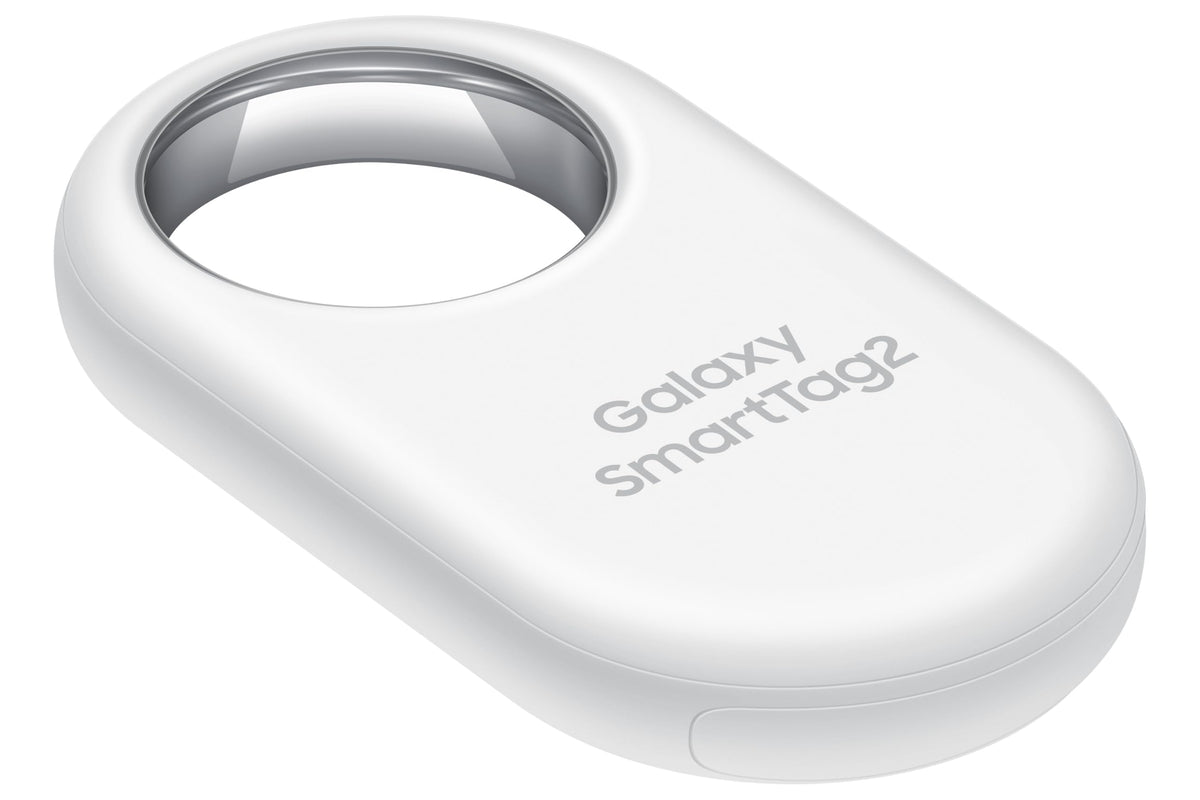 Samsung SmartTag2 demonstrates IP67 durability for dust and water exposure.