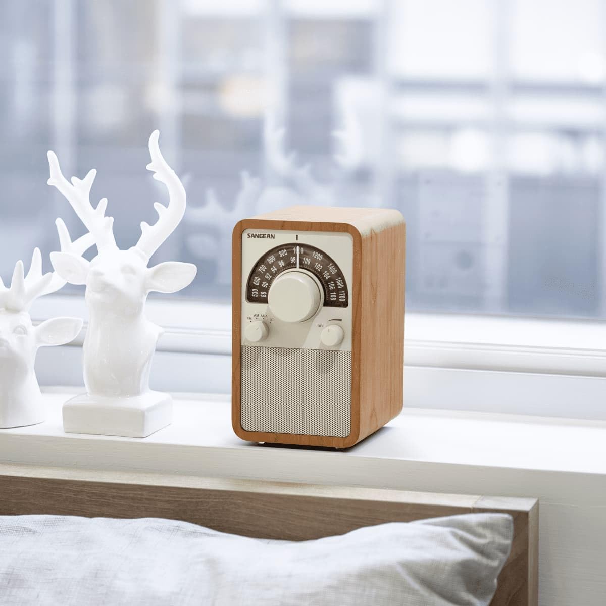 Sangean WR-15WL with auxiliary input for extra audio sources.